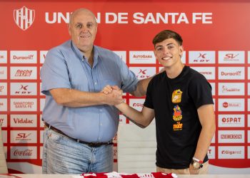 Le puso la rúbrica: Jerónimo Dómina firmó su primer contrato profesional