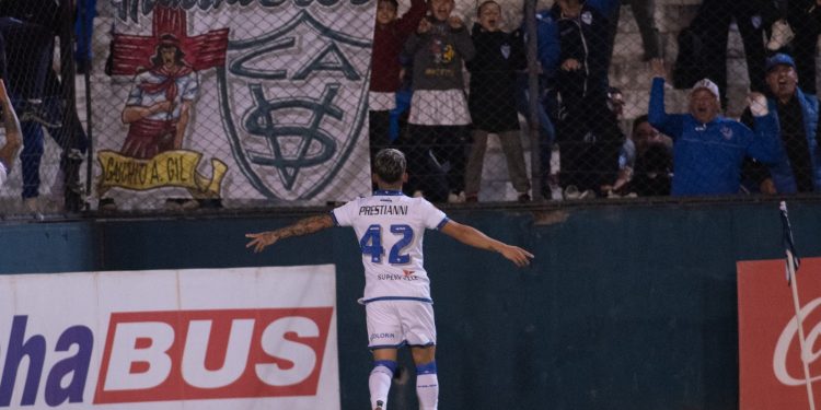 Copa Argentina: Vélez volvió a sonreír, vapuleó a Español y está en 16vos de final