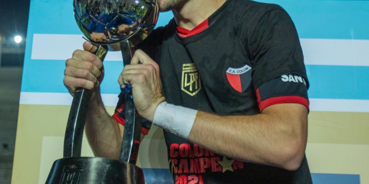 Garcés decidió no ejecutar la cláusula de rescisión y busca lo mejor para Colón