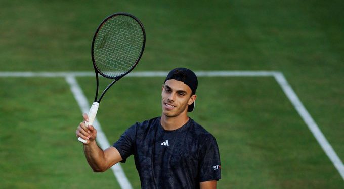 Báez quedó eliminado y Cerúndolo avanzó a cuartos de final del ATP 250 de Eastbourne