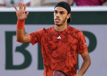 En un polémico partido ante Rune, Cerúndolo quedó eliminado de Roland Garros