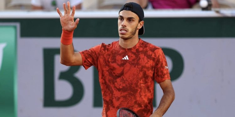 En un polémico partido ante Rune, Cerúndolo quedó eliminado de Roland Garros
