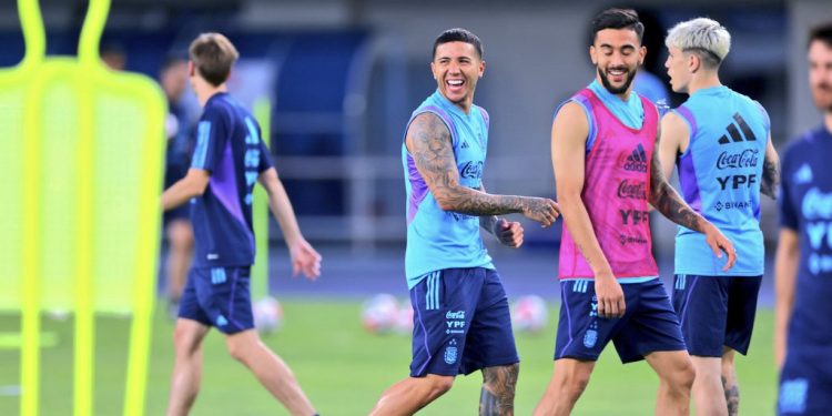 Argentina completó un nuevo entrenamiento en China y espera por Julián Álvarez