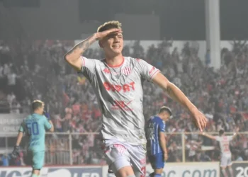 «Hay mucha gente que no entiende que más allá de ser jugadores de fútbol también somos personas»