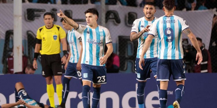 Racing, clasificado a octavos de final, visita a Flamengo
