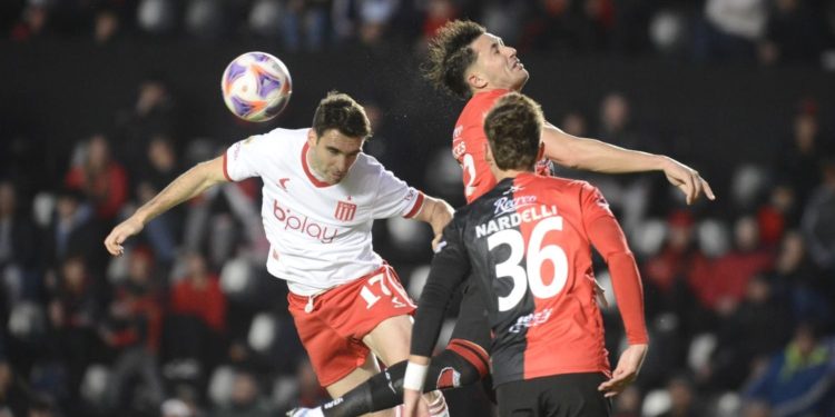 Colón volvió al triunfo y se quedó con el largo invicto de Domínguez