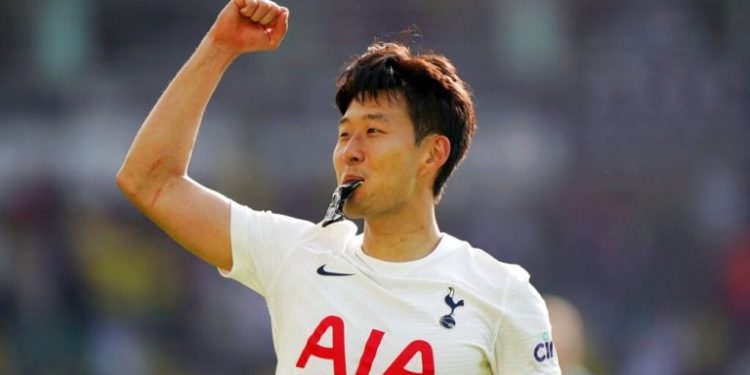 Heung-min Son es dos años más joven por una nueva ley de Corea del Sur