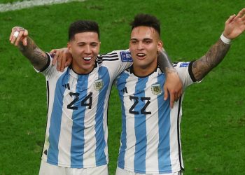 Dos argentinos se encuentran entre los 25 futbolistas más valiosos del mundo