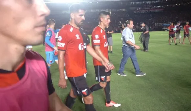 Mientras le reclama millones a Colón, busca un nuevo destino