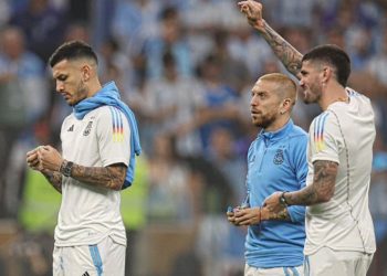 Paredes se refirió a la ausencia del Papu Gómez en la Selección Argentina