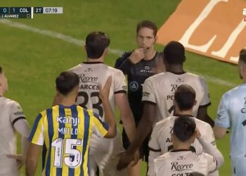 Sin VAR: ¿Qué vio Lamolina para cobrar penal?