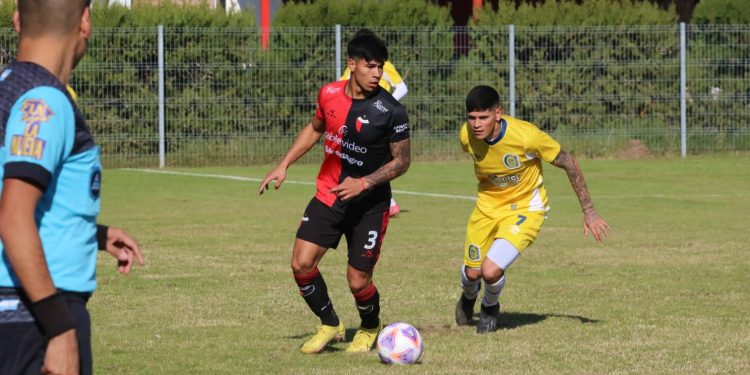 La reserva de Colón le ganó a Central y escaló en la tabla