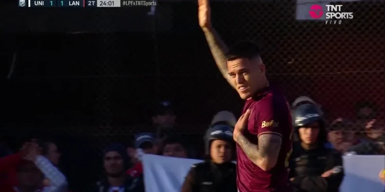 El Pocho pidió disculpas por el gol en las redes y mirá cómo siguió