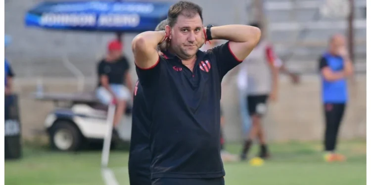 Walter Otta dejó de ser el entrenador de Patronato