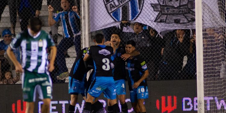 Copa Argentina: Almagro goleó a Excursionistas, avanzó a octavos y se enfrenta a Boca
