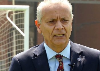 Javier Castrilli: «Lo menos confiable en el fútbol argentino son los árbitros»