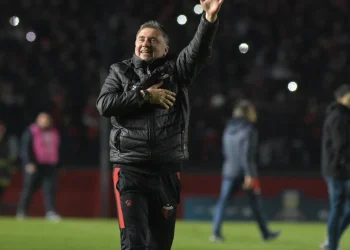 «Farías no tocó su techo y al lado de Messi su nivel puede ser excelente»