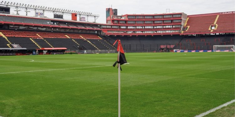 Colón vende palcos y plateas para el partido ante Belgrano