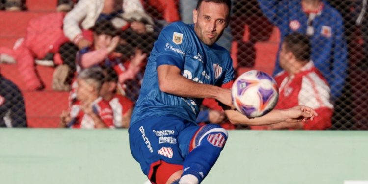 Corvalán: «Seguramente me voy a quedar, soy muy feliz en Unión»