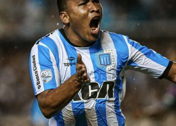 Racing abrochó la llegada de Roger Martínez