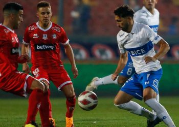 A Nelson Acevedo le rescindieron el contrato en Chile y busca club