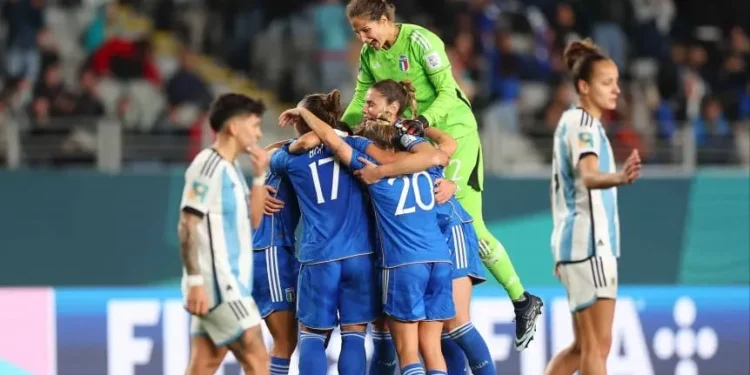 Argentina cayó ante Italia en el inicio del Mundial Femenino