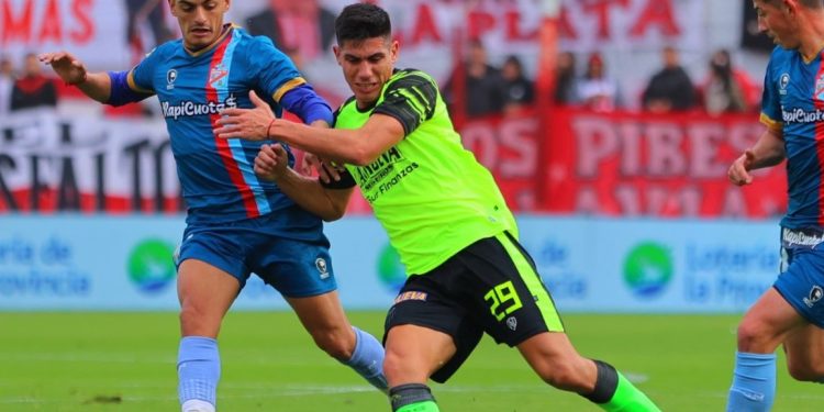 Antes de recibir a Colón, Arsenal empató con Barracas Central