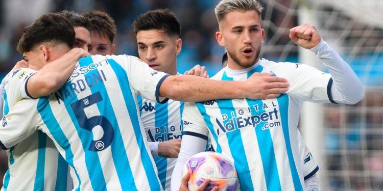Copa Argentina: Racing se mide con San Martin de Tucumán en Córdoba