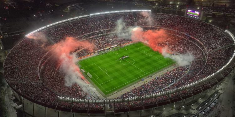 Colón cayó ante River y se debilita la campaña