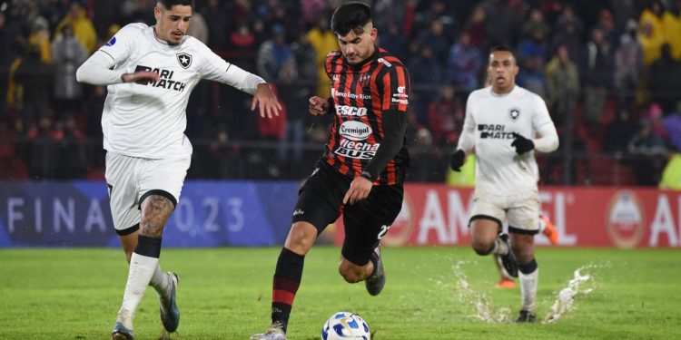 Patronato enfrenta a Botafogo, en una difícil misión por Copa Sudamericana