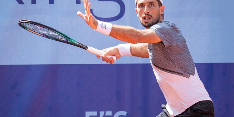 Pedro Cachín avanzó a los cuartos de final del ATP de Gstaad