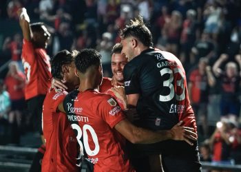 Vasco y Peñarol apuntan a Colón para reforzar sus equipos