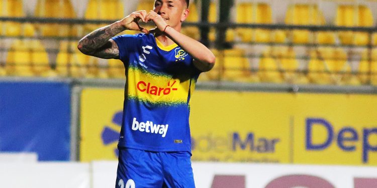 Huracán fortaleció el bloque defensivo con la llegada del chileno Rodrigo Echeverría