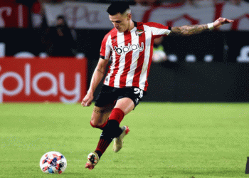 Estudiantes tiene dos ofertas formales por Leonardo Godoy