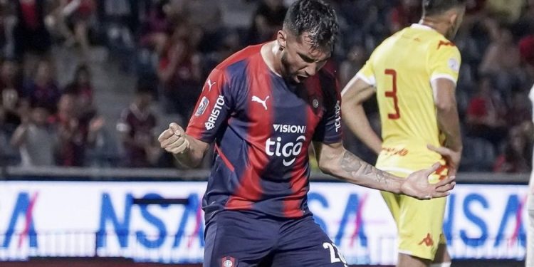 Alberto Espínola: «Vengo principalmente a darle una mano a Colón»