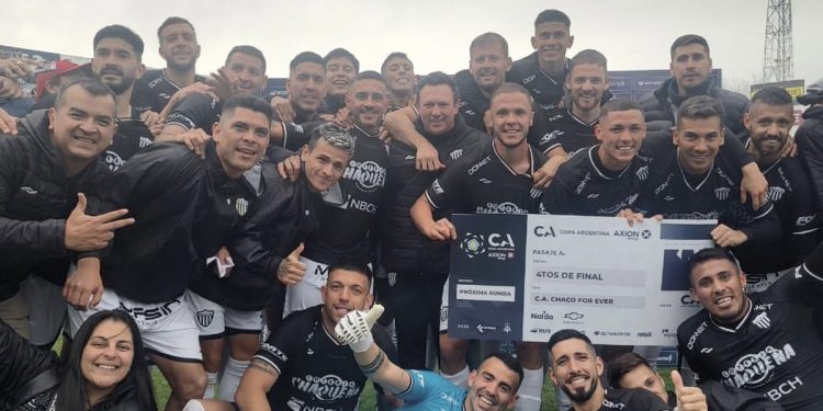 Chaco For Ever le ganó a Villa Mitre en los penales y avanzó a los cuartos de final de Copa Argentina