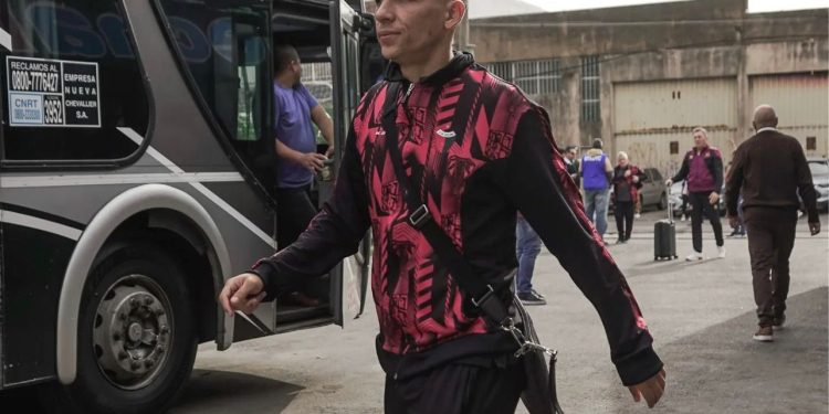 Botta, consciente de lo que se le viene a Colón: «El sábado tenemos la primera final»