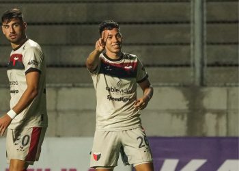 Colón fue inhibido por la FIFA por una deuda con Nacional por Carlos Arrúa