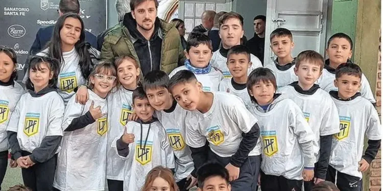 Bernardi no superó la revisión médica en Vélez y seguirá lejos de las canchas