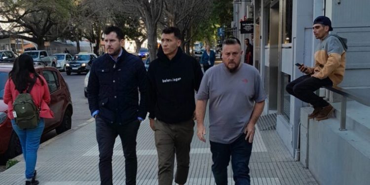 Botta llegó a Santa Fe, se sometió a la revisión médica y firmará con Colón