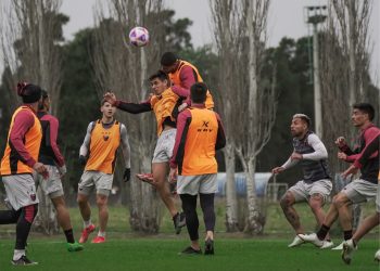 Primer ensayo formal del nuevo Colón: Gorosito probó un once con cuatro caras nuevas