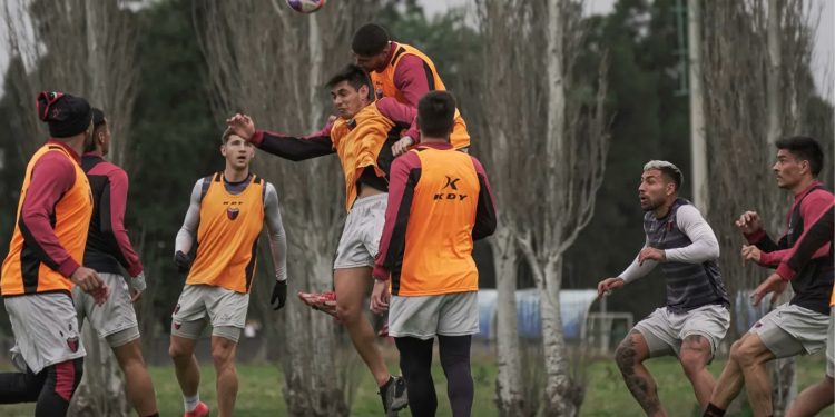 Primer ensayo formal del nuevo Colón: Gorosito probó un once con cuatro caras nuevas