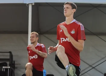 Conti continúa sin sumar minutos en el Lokomotiv de Moscú