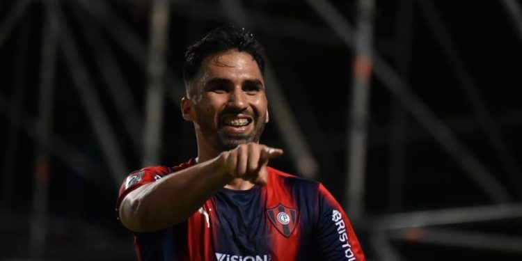 Llegó el paraguayo Espínola y esperan por más