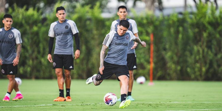 Fotos: Mirá el primer entrenamiento de Facu Farías junto a Messi y compañía