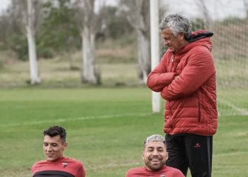 El nuevo Colón pone primera con cinco caras nuevas entre los titulares