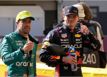 Verstappen se quedó con una carrera accidentada