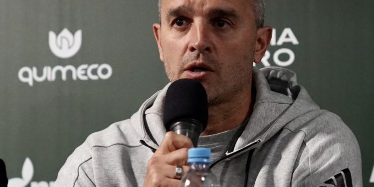 Sarmiento presentó a Pablo Lavallén, que quiere a Pepe Sand para su equipo