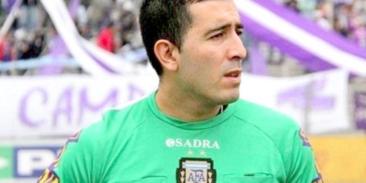 Atento Pipo: Lobo Medina dirige Colón-Talleres por Copa Argentina