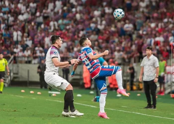 Con Brítez y Machuca, Fortaleza eliminó a Libertad y avanzó en la Sudamericana